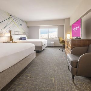 Sky Tower Premium Room 2 Queen Mountain View